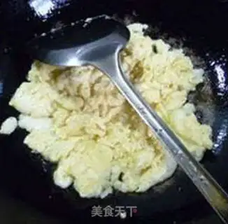 Make White rice fried eggs step 8