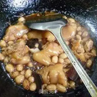 Make Peanuts burn pigs