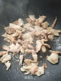 Make The lantern peppers are fried with meat step 1