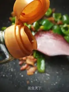 Make The lantern peppers are fried with meat step 5