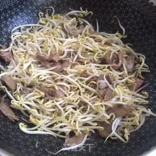 Make Beef fried river powder step 4