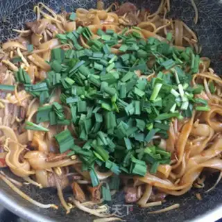 Make Beef fried river powder step 7