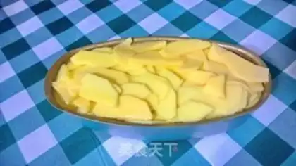 Make Apple Invisible Cake step 3