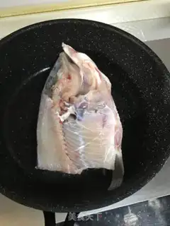 Make Squirt bean petals burning fish heads step 1