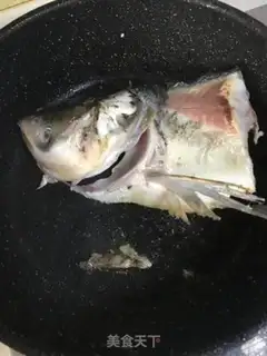 Make Squirt bean petals burning fish heads step 2