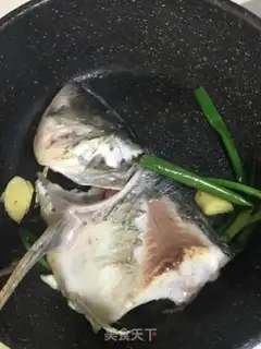 Make Squirt bean petals burning fish heads step 3