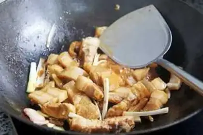 Make Pressure cooker red meat step 4
