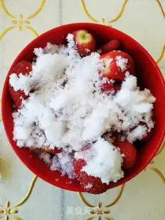 Make Homemade strawberry cans step 2