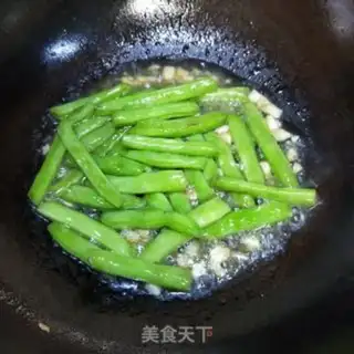 Make Fries of mushrooms and beans step 4