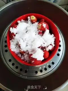 Make Homemade strawberry cans step 3