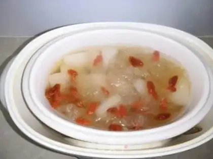 Make The silver-eared pear soup step 9