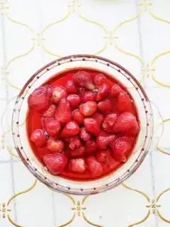Make Homemade strawberry cans step 5