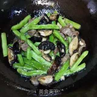 Make Fries of mushrooms and beans step 8