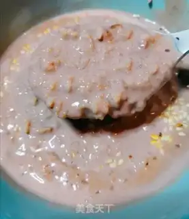 Make Chocolate milk oatmeal step 1