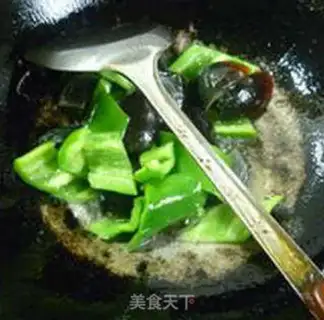 Make Pepper fried eggs step 4