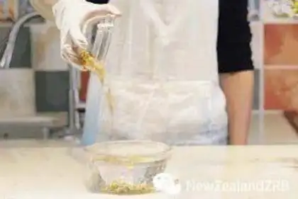 Make New Zealand gel-bone soybeans soup step 0