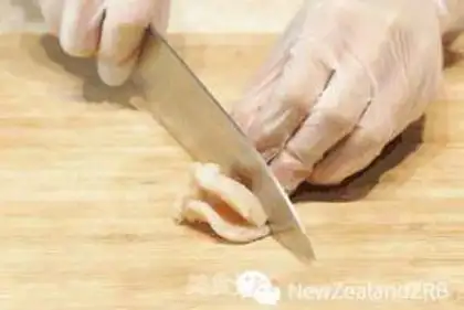 Make New Zealand gel-bone soybeans soup step 1