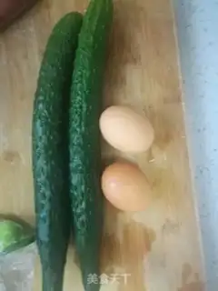 Make cucumber fried eggs step 0