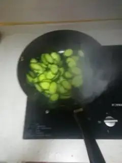 Make cucumber fried eggs step 5