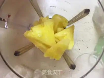 Make Fresh pineapple juice step 2