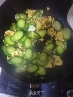 Make cucumber fried eggs step 6