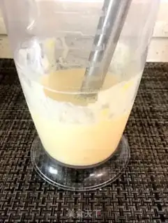 Make Mango milkshake step 1