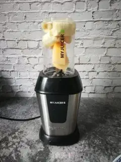 Make A melon banana yogurt shake step 3