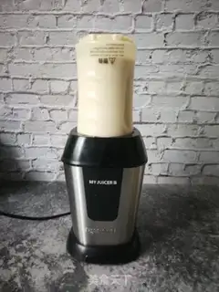 Make A melon banana yogurt shake step 5