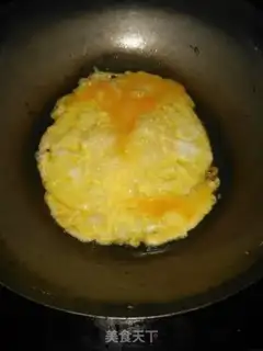 Make Egg shrimp spinach soup step 1