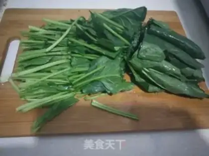 Make Egg shrimp spinach soup step 2
