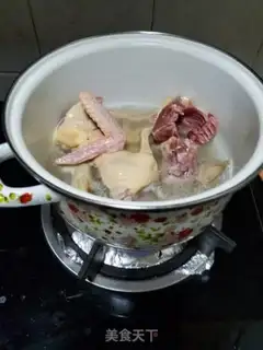 Make Fresh ground pigeon soup step 1