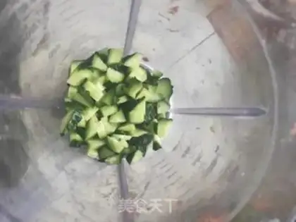 Make Pineapple juice step 1