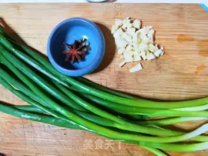 Make Onion noodles step 0