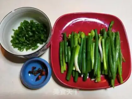 Make Onion noodles step 1