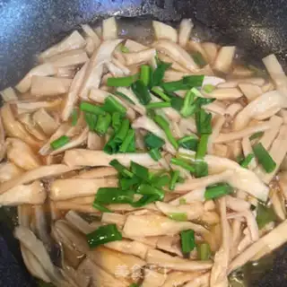 Make The pelicans tore almond mushrooms step 5
