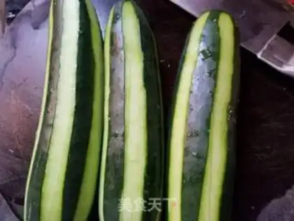 Make Shrimp-skinned cucumber step 1
