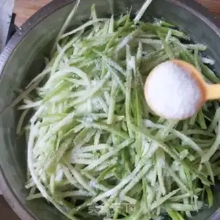 Make Onion radish step 1