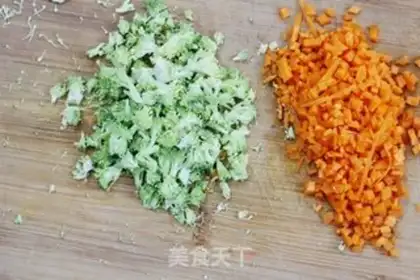 Make A fruit and chicken pie step 0