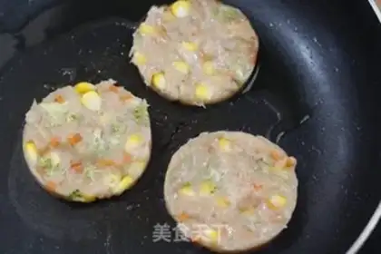 Make A fruit and chicken pie step 4