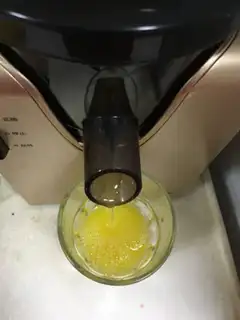 Make pineapple juice step 1