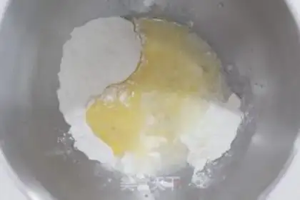 Make Chinese marble potato toast step 2