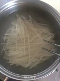 Make Onion noodles step 3