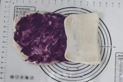 Make Chinese marble potato toast step 9