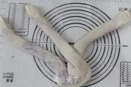 Make Chinese marble potato toast step 12