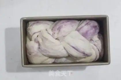 Make Chinese marble potato toast step 14