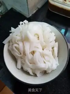 Make Powdered with meat sauce step 0