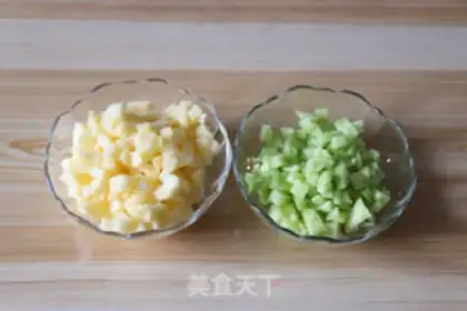 Make Apple cucumber yogurt step 1