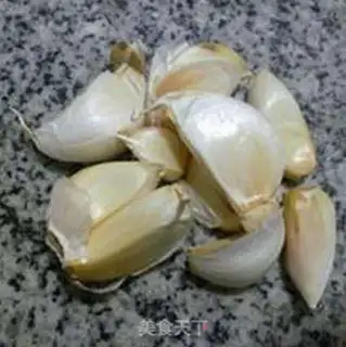 Make Garlic eggs step 1