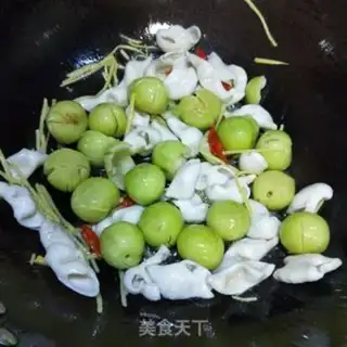 Make Plum fried the intestines step 8