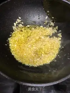 Make Garlic fan sap step 4